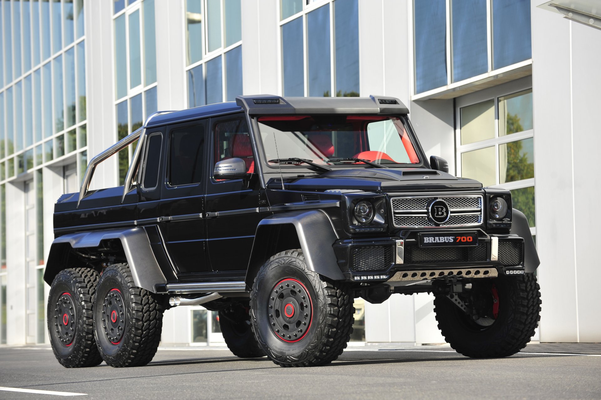 brabus 7006x6 mercedes-benz g63 w463 amg vorne gebäude