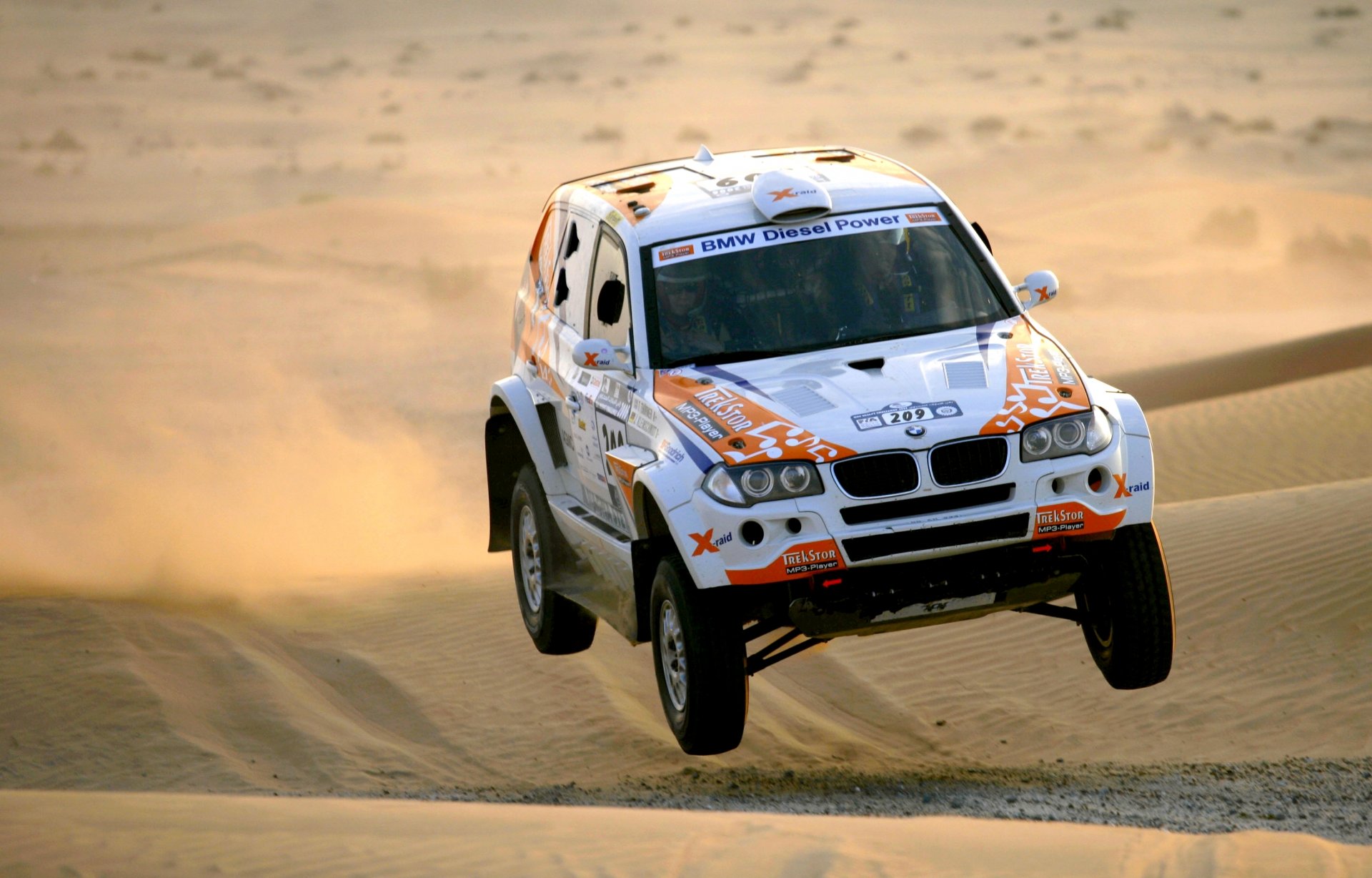 bmw x3 suv dakar rally deserto corsa anteriore sabbia bmw