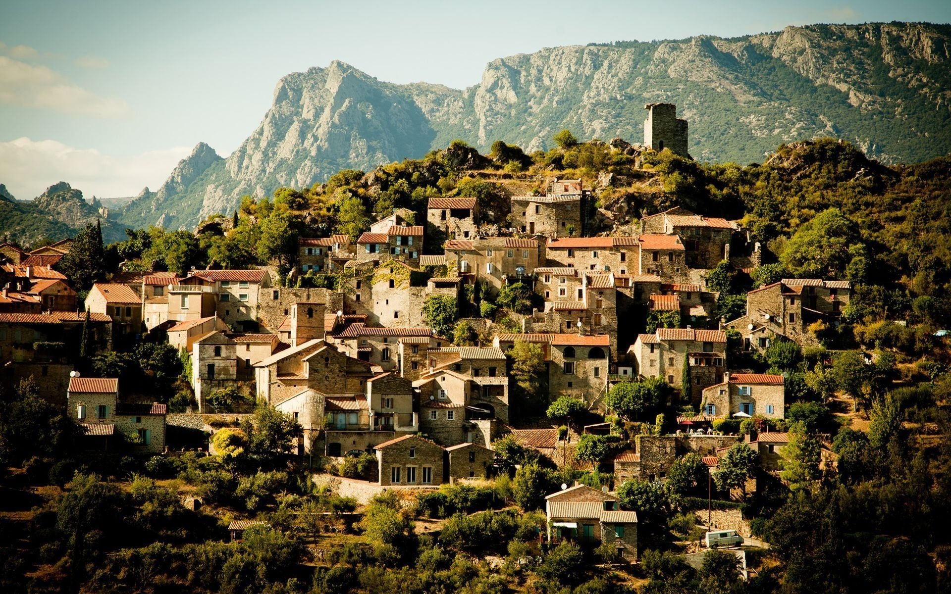 frankreich landschaft stadt berge gebäude frankreich häuser