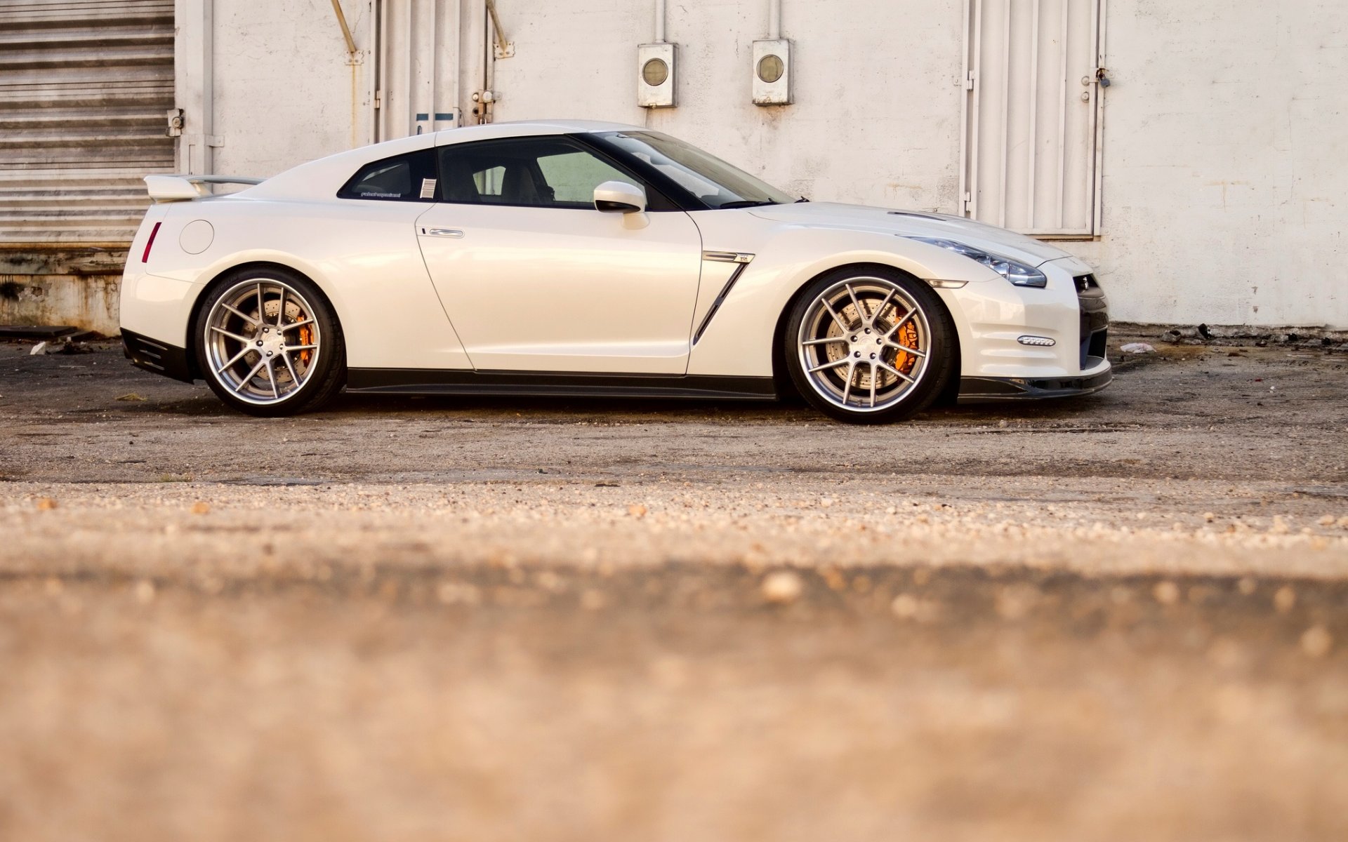 nissan gtr r35 white wheels nissan gtr profile wheel