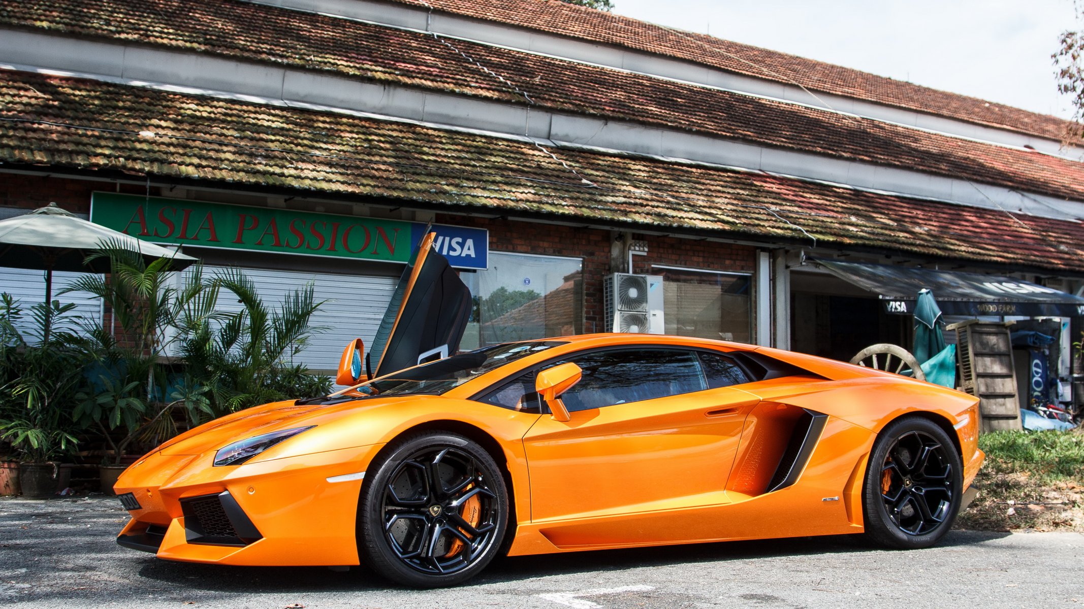 lamborghini lp700-4 aventador arancione