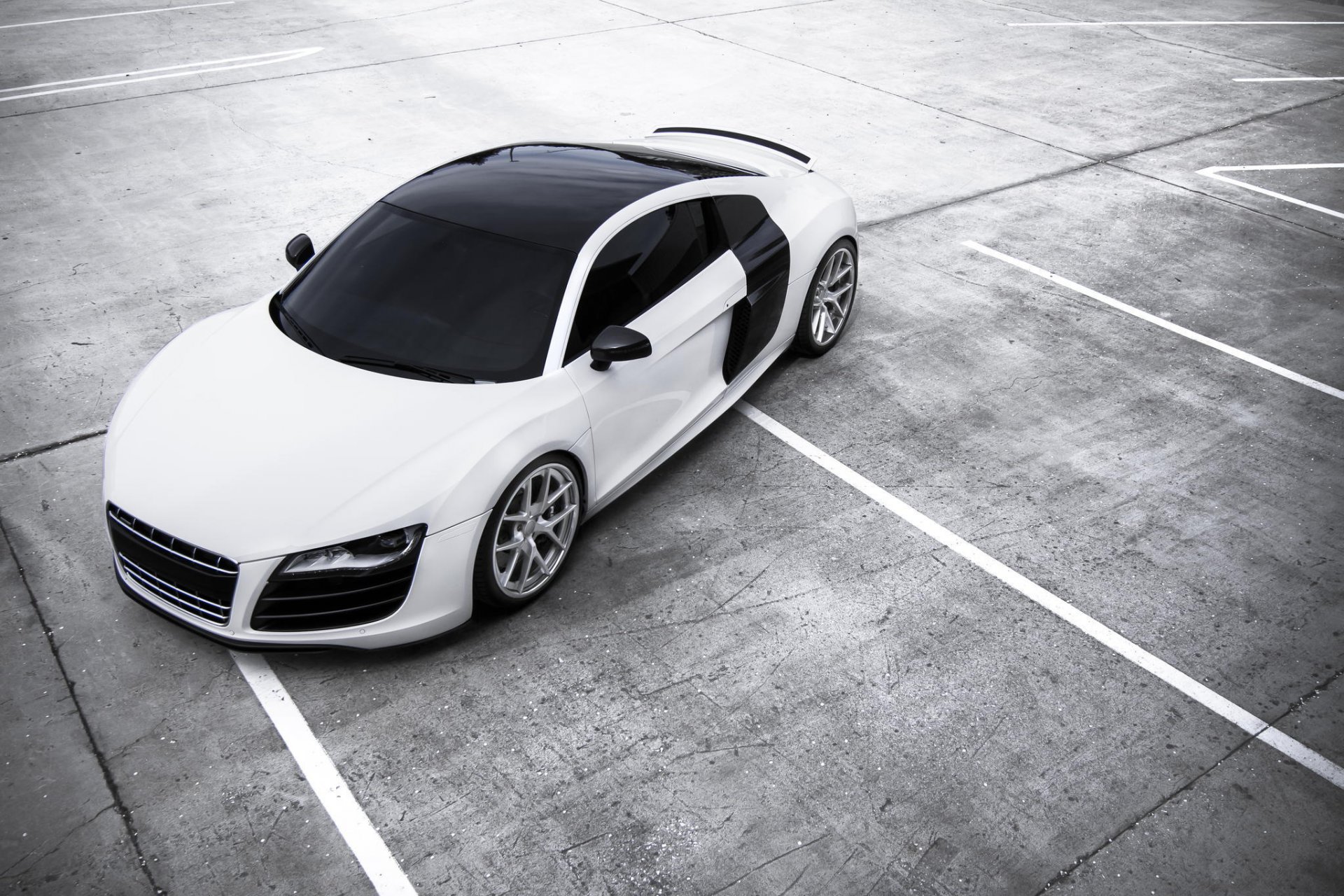 audi r8 белый ауди парковка