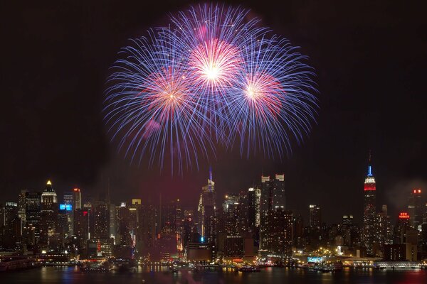 Salute notturna nella città di notte