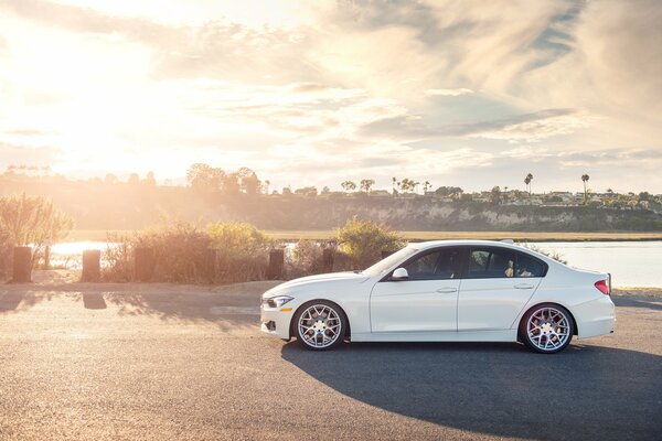 BMW serie 3 en la calle