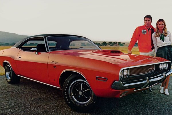 Gars fille et rouge challenger