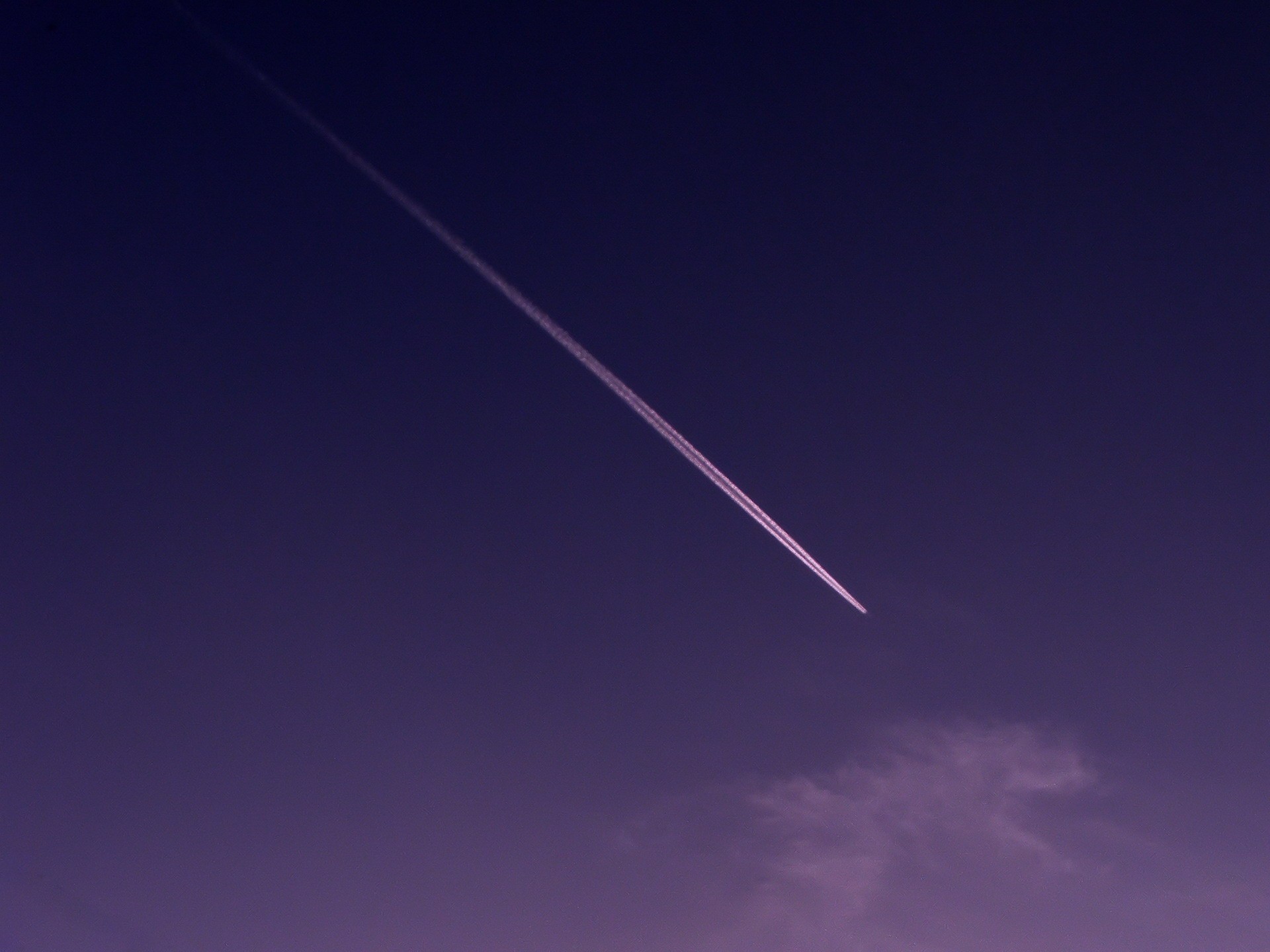 fußabdruck flugzeug himmel flieder