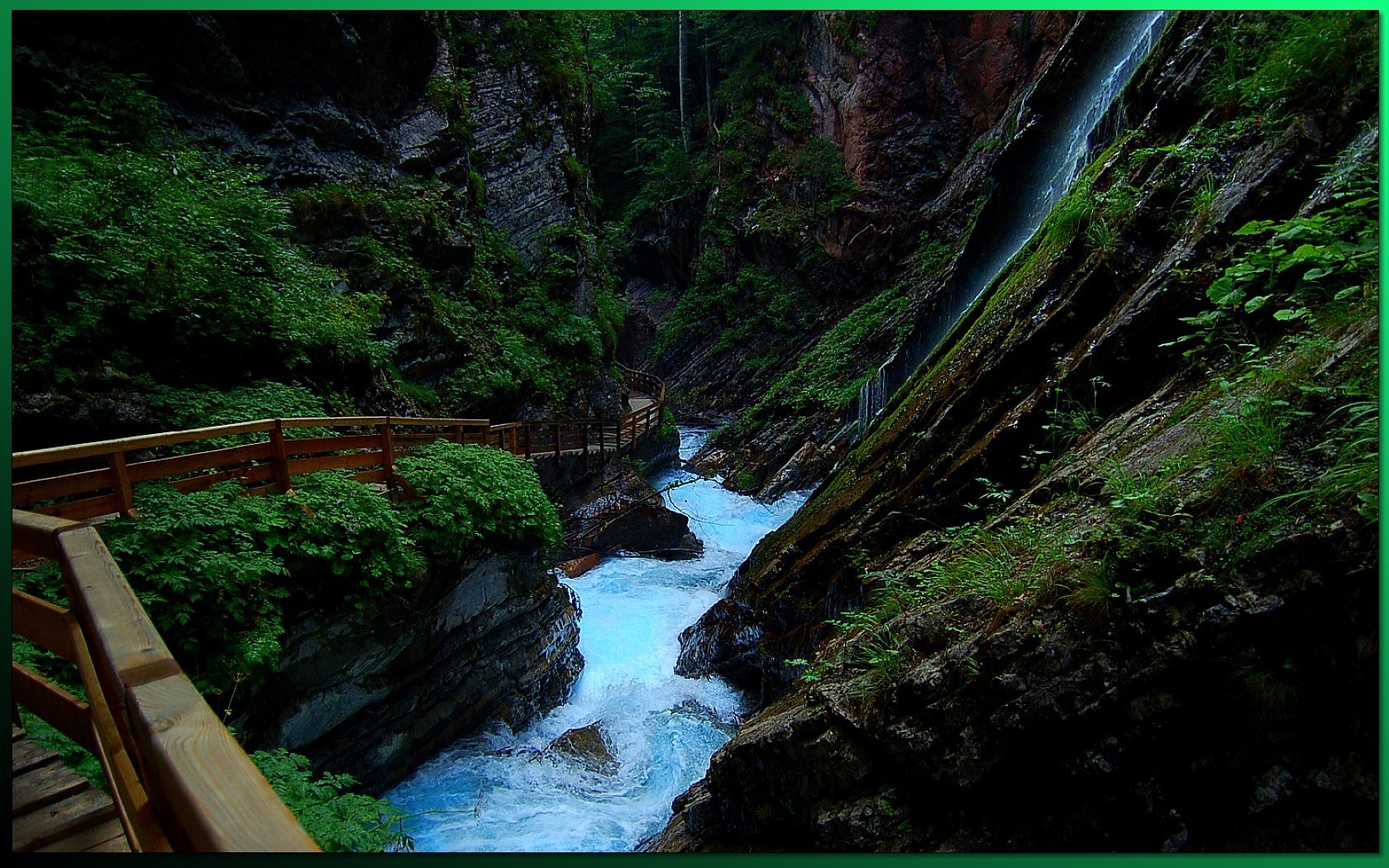 rivière sentier gorge