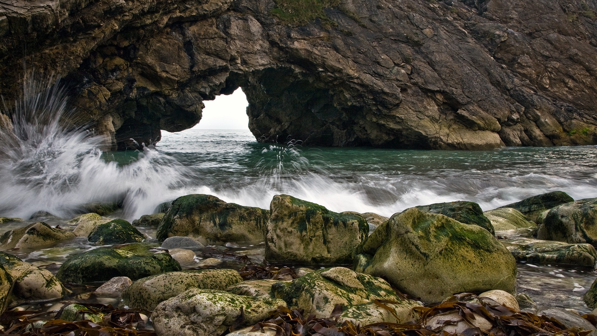 piedras agua salpicaduras