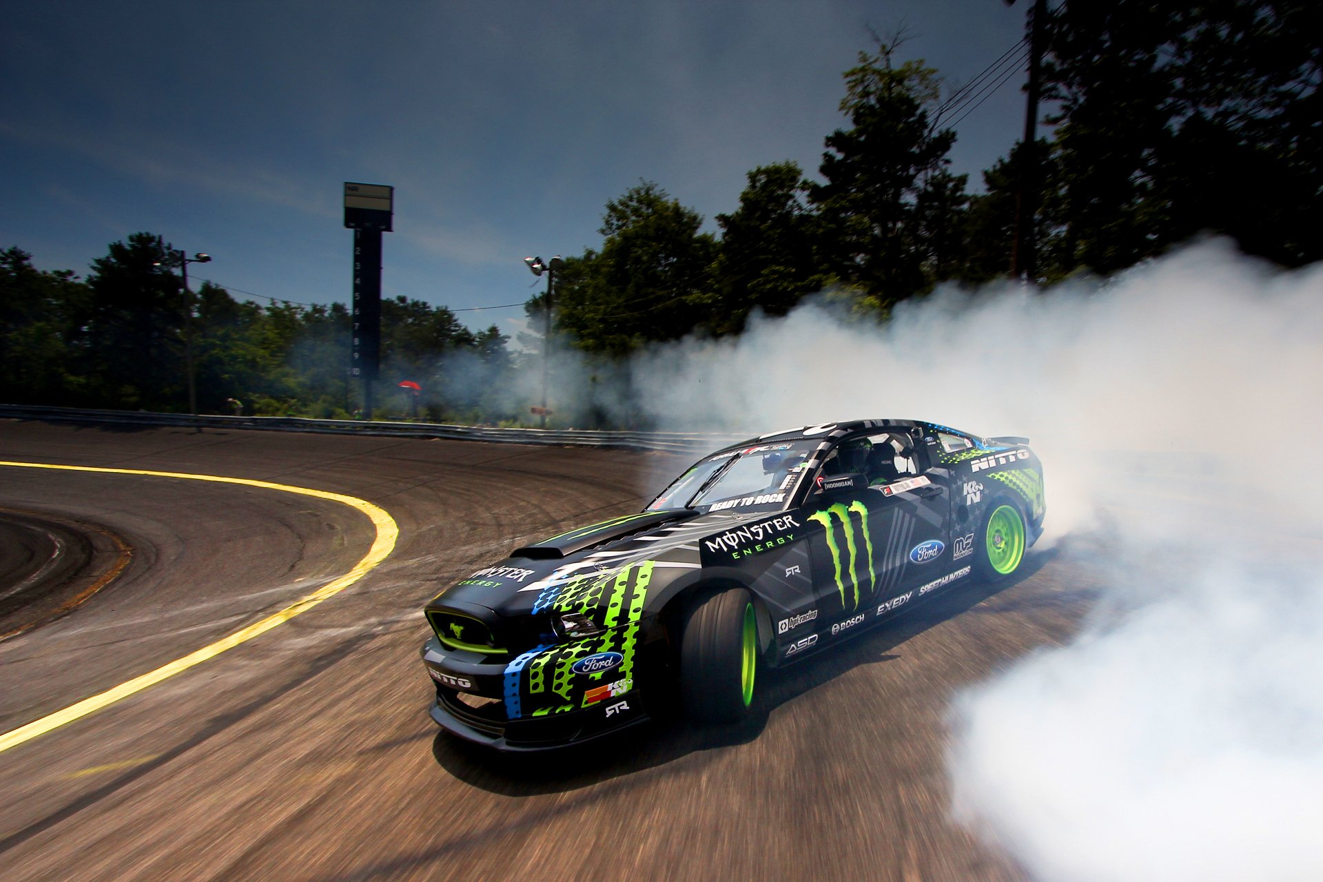 ford mustang deriva pista