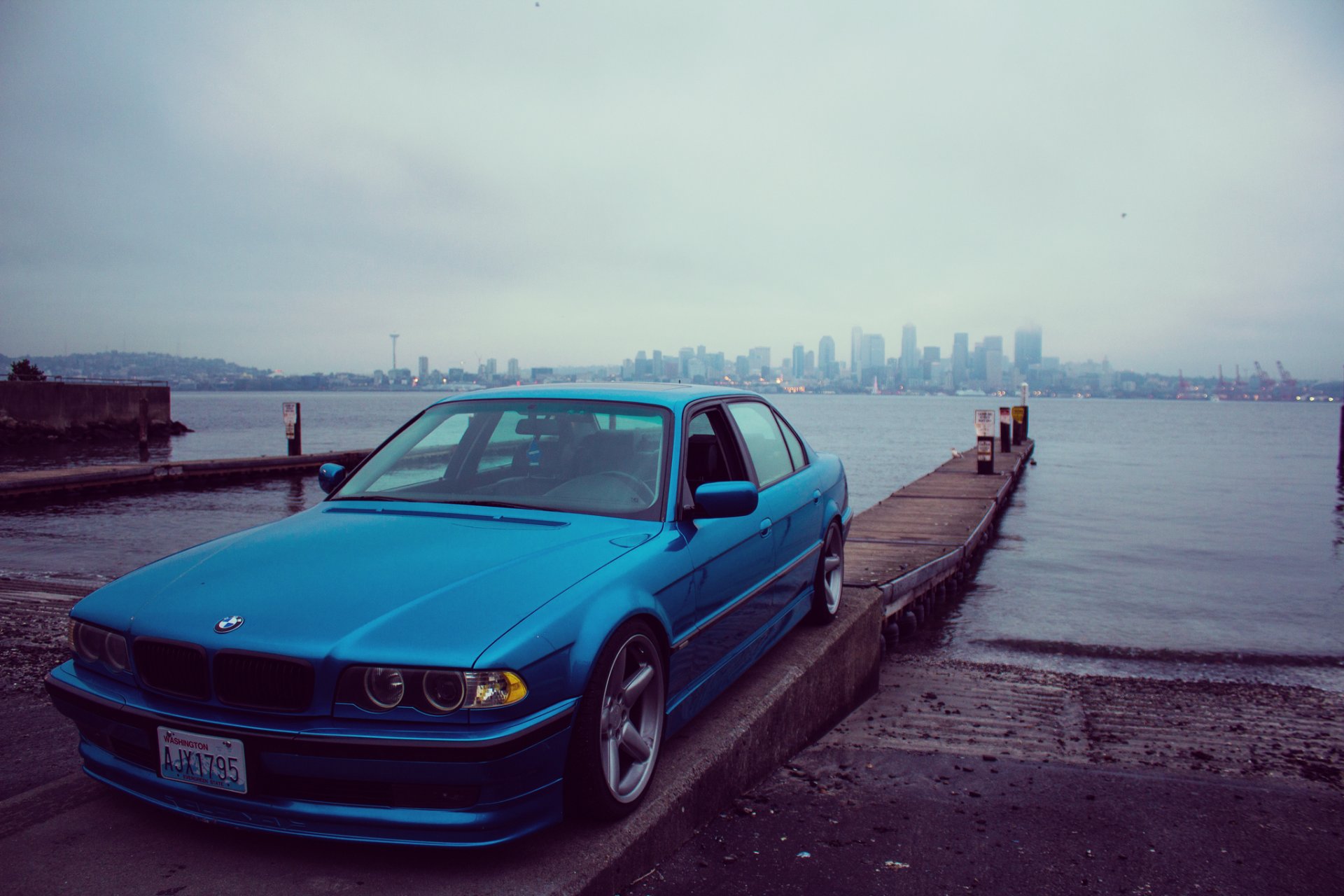 bmw e38 750il bmw nadbrzeże tuning pozycja miasta reflektory