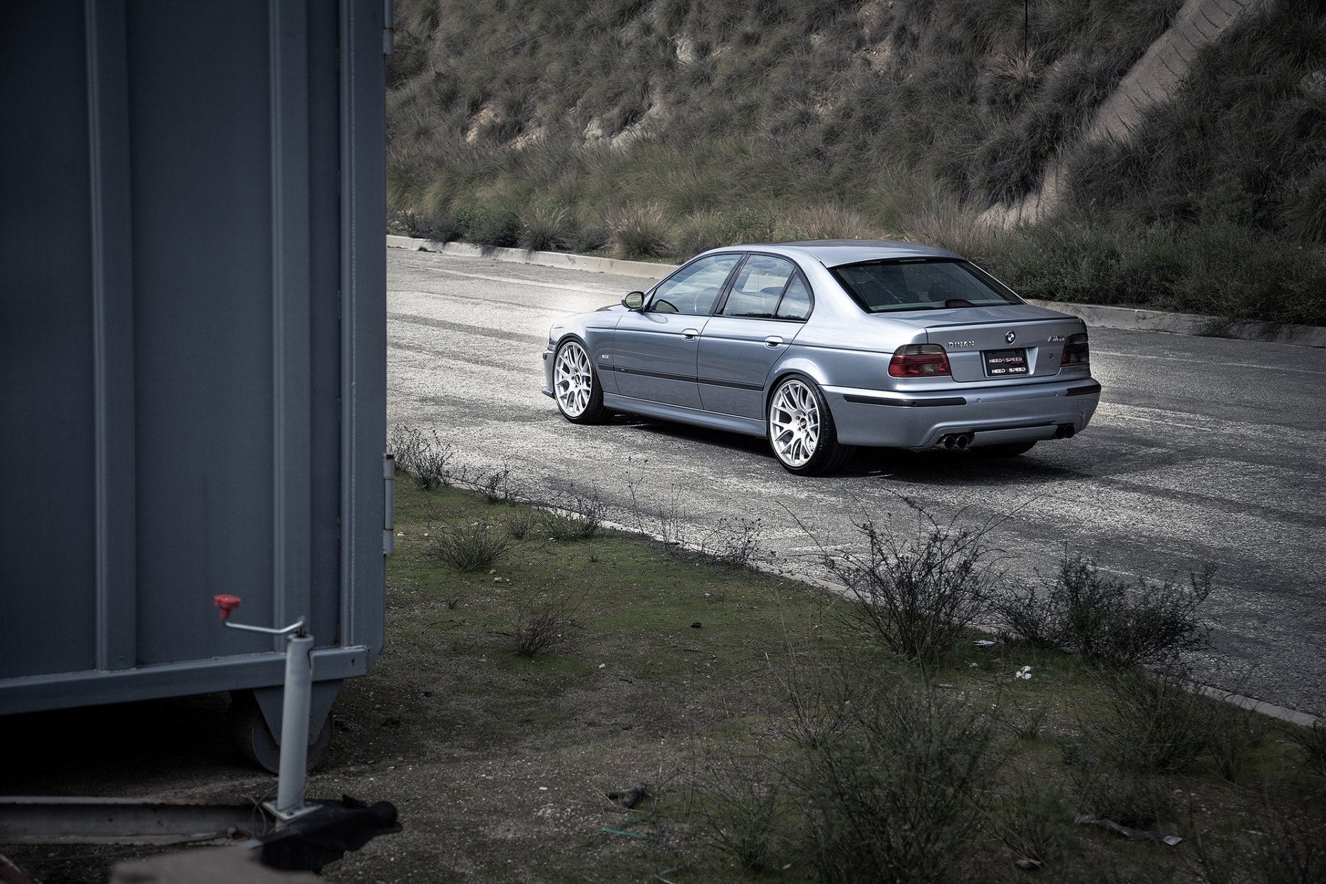 bmw m5 e39 blue bmw blue rear view container road gra