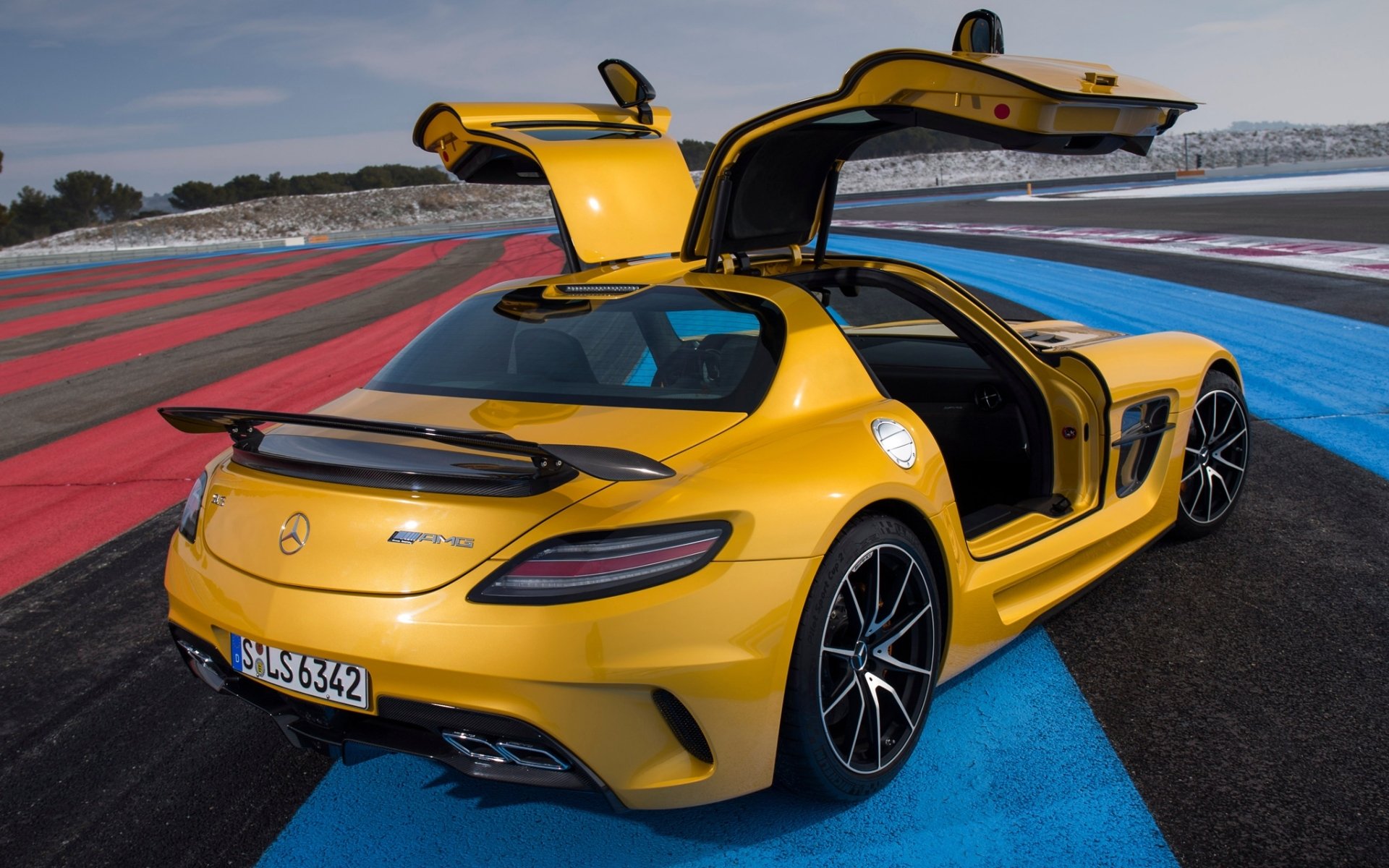 mercedes-benz sls amg black series mercedes amg giallo vista posteriore porte