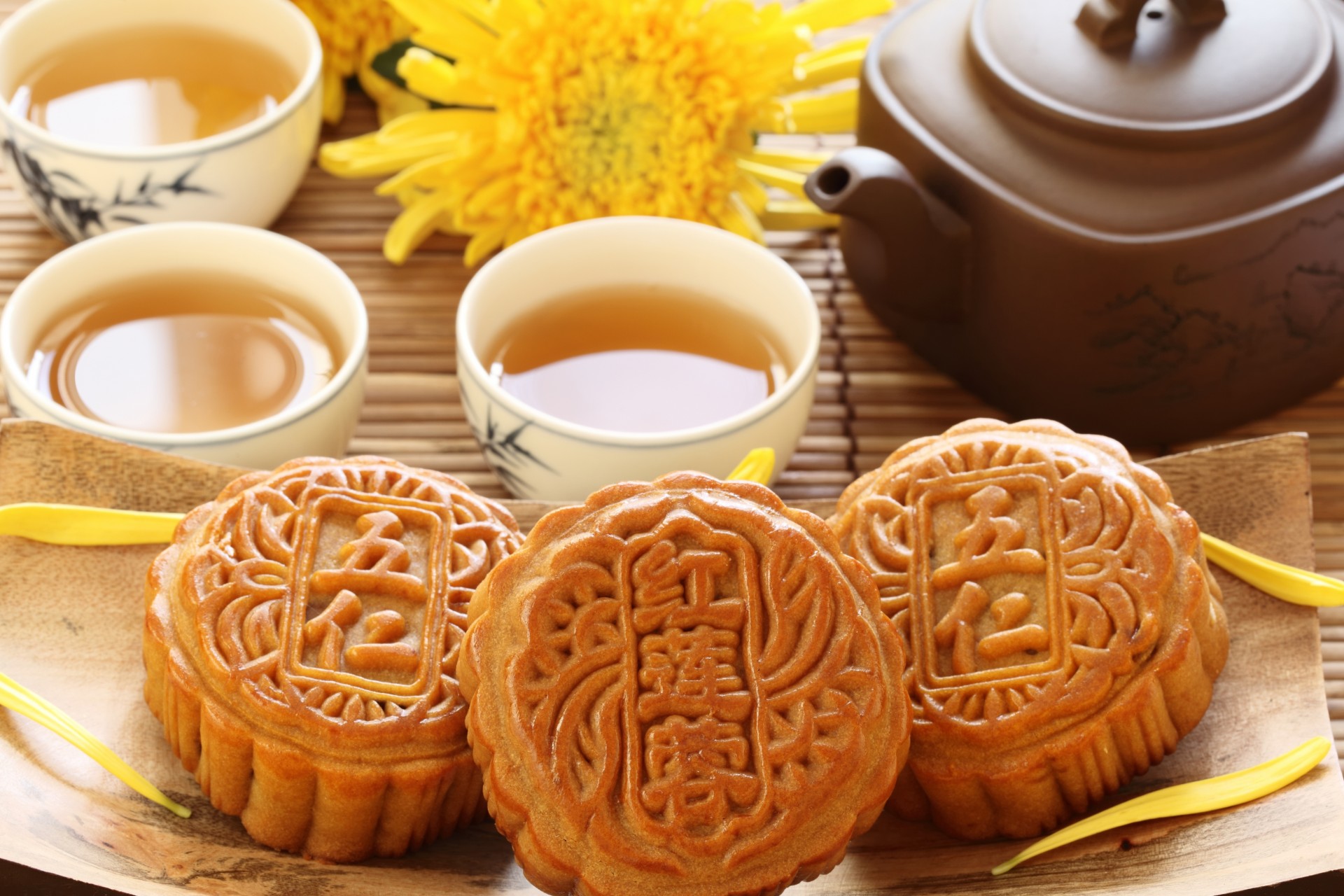 teiera fiore cina biscotti tazze bevande petali