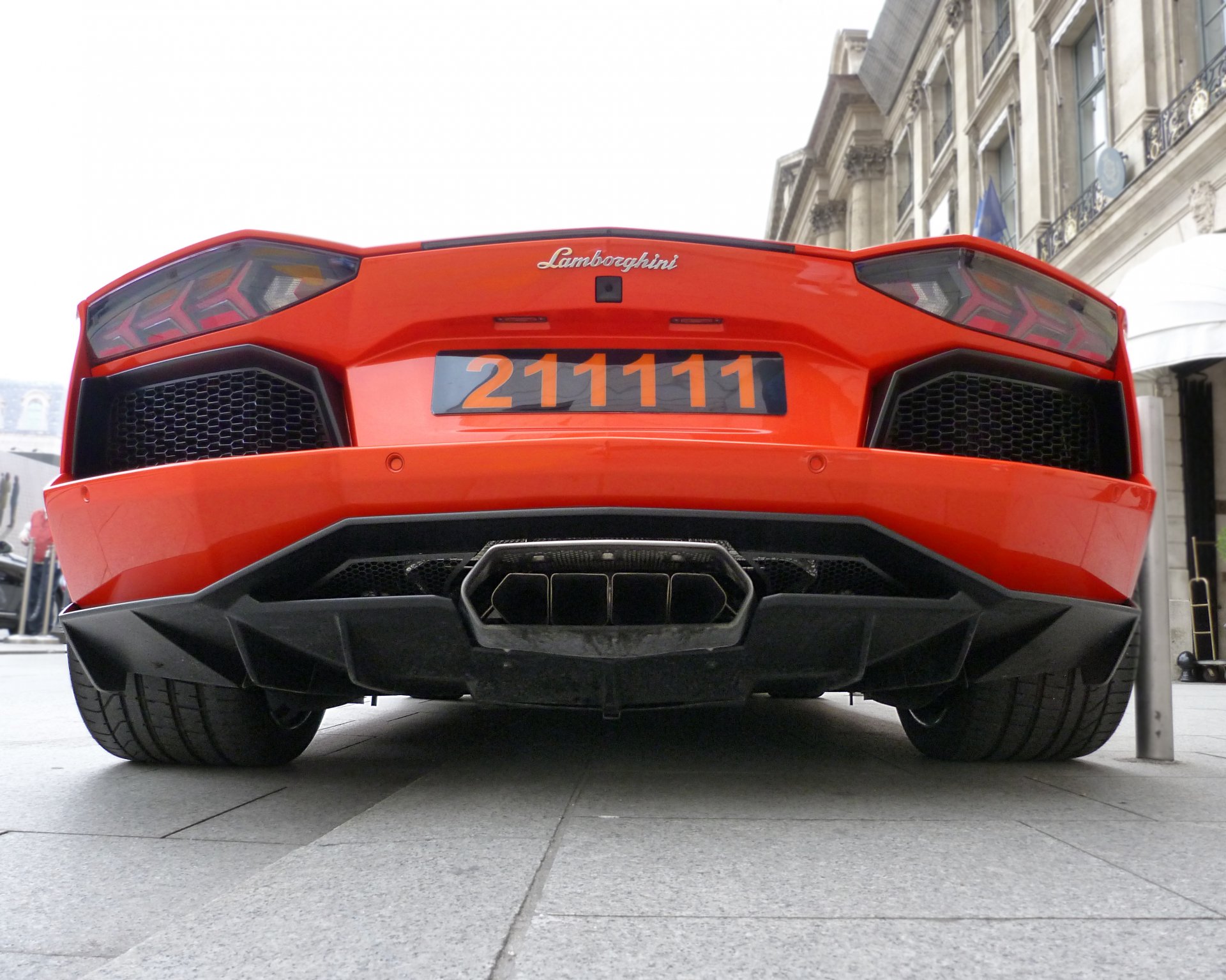 lamborghini aventador lp700-4 orange lamborghini aventador arrière tuyau d échappement