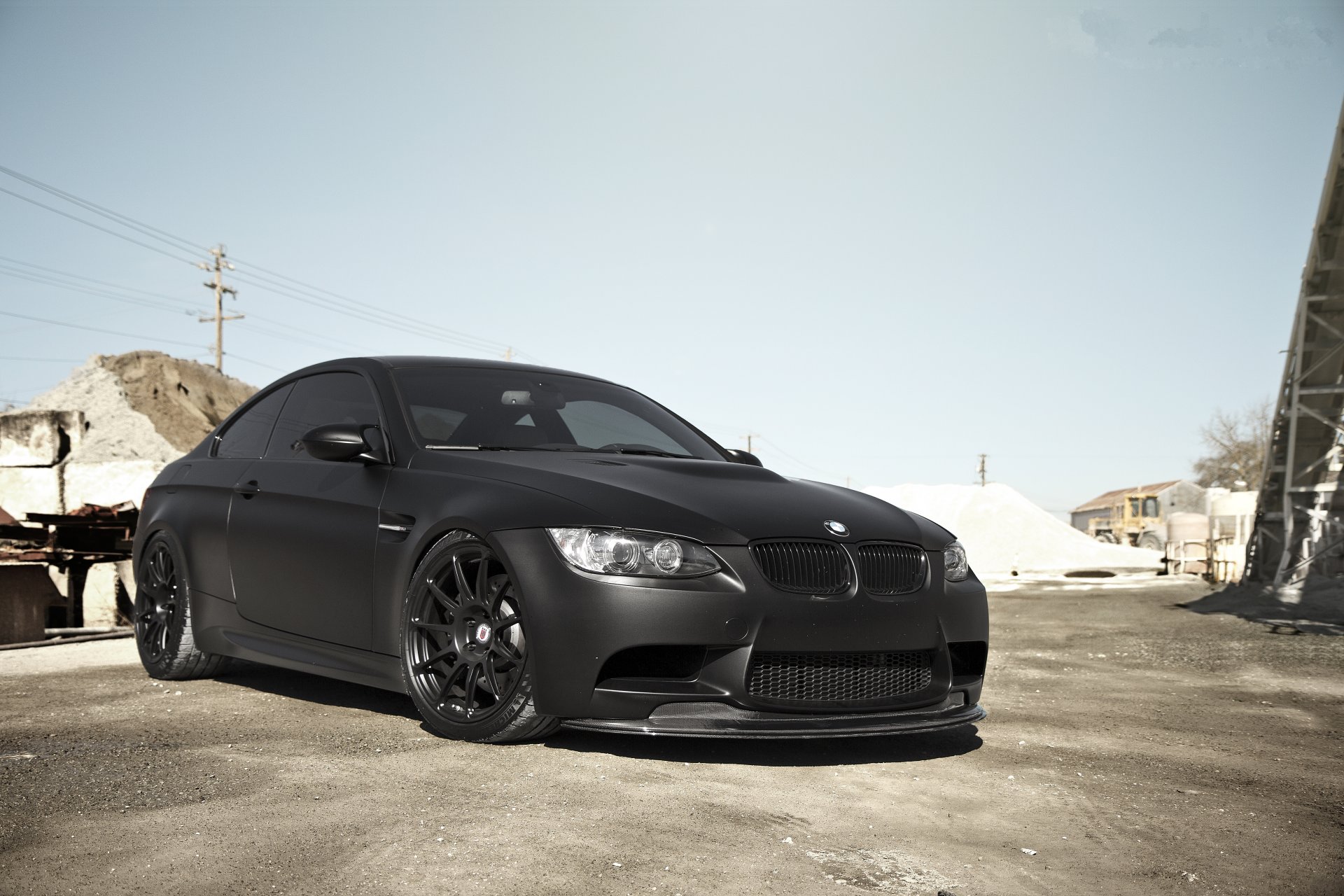 bmw m3 e92 czarny matowy bmw czarny matowy przyciemniany widok z przodu