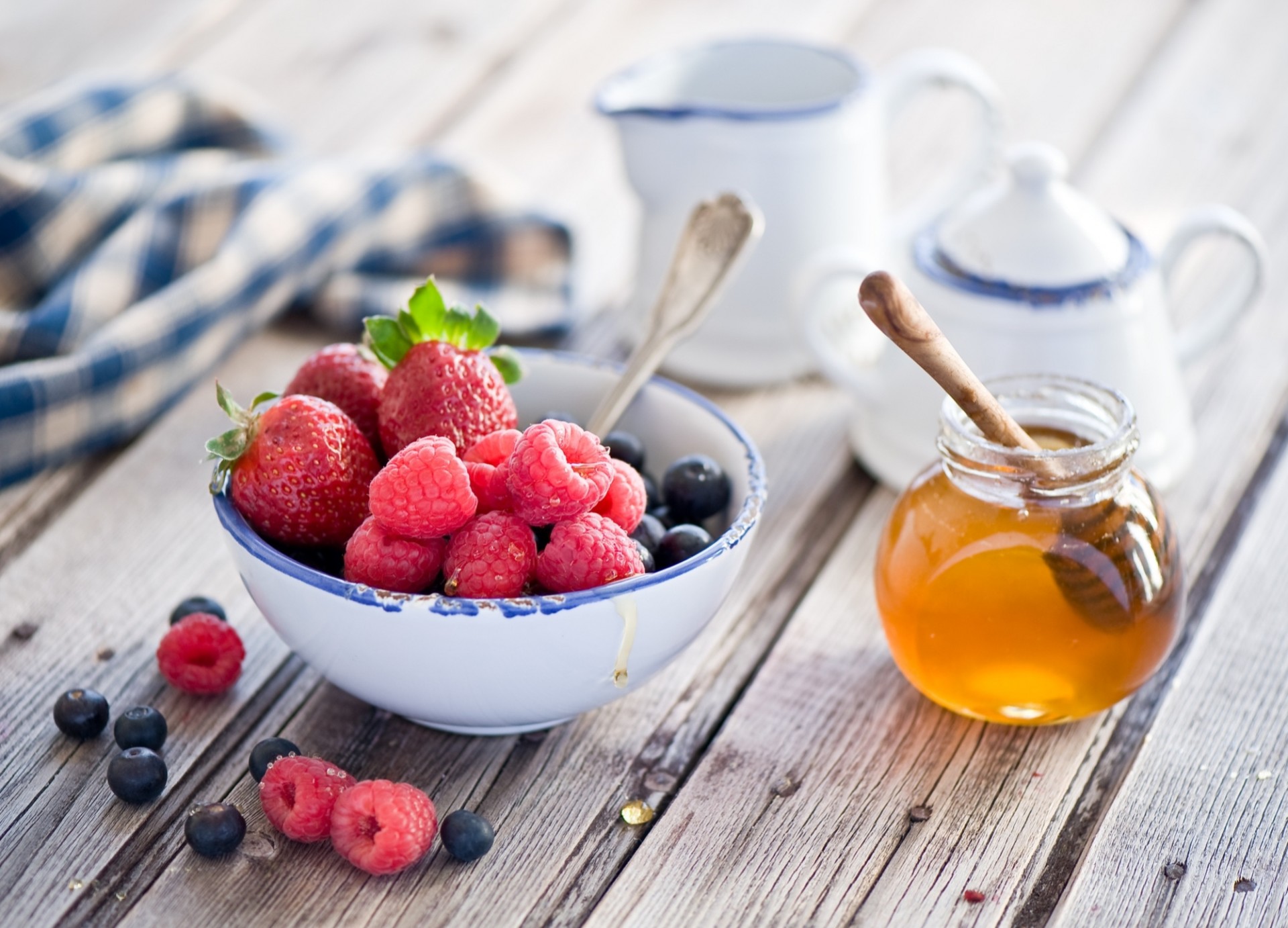 trawberry raspberry bed berries honey blueberrie