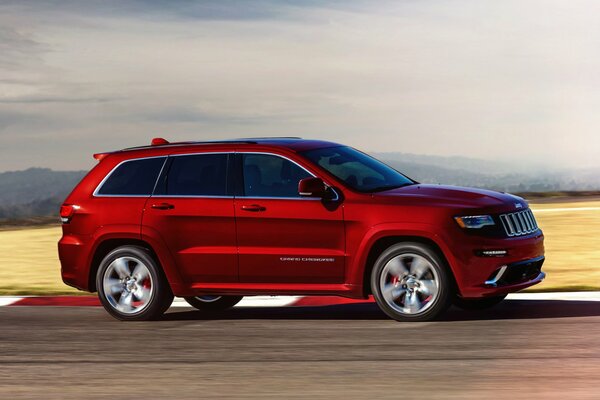 Обои на рабочий стол красный JEEP grand cherokee