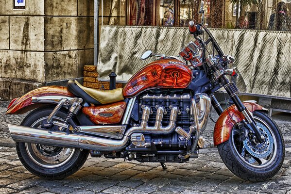 Streetfighter sintonizzato britannico Triumph rocket iii