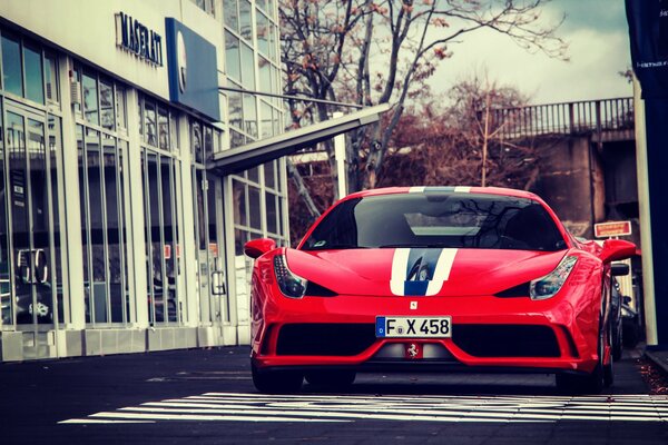 Włoski Ferrari Speciale widok z przodu