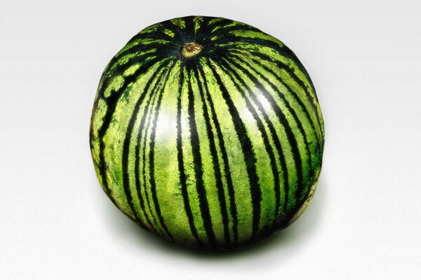 Minimalistisches Bild einer gestreiften Wassermelone