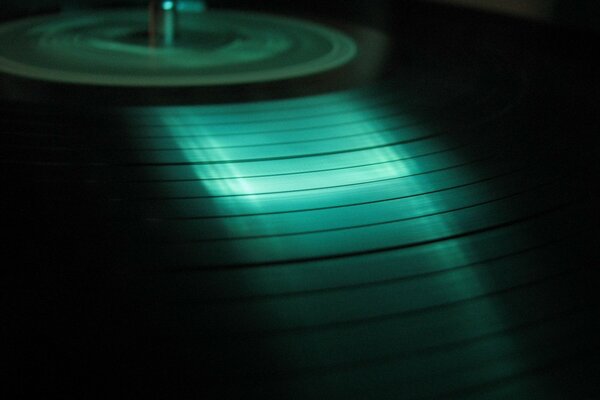 Colore verde su disco in vinile nero