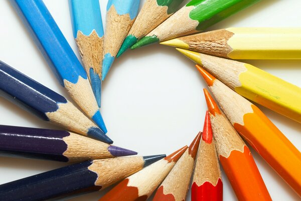 Pencils in the shape of a circle are multicolored