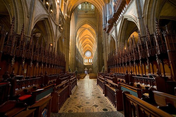 Die Architektur des religiösen Gebäudes - der Kathedrale