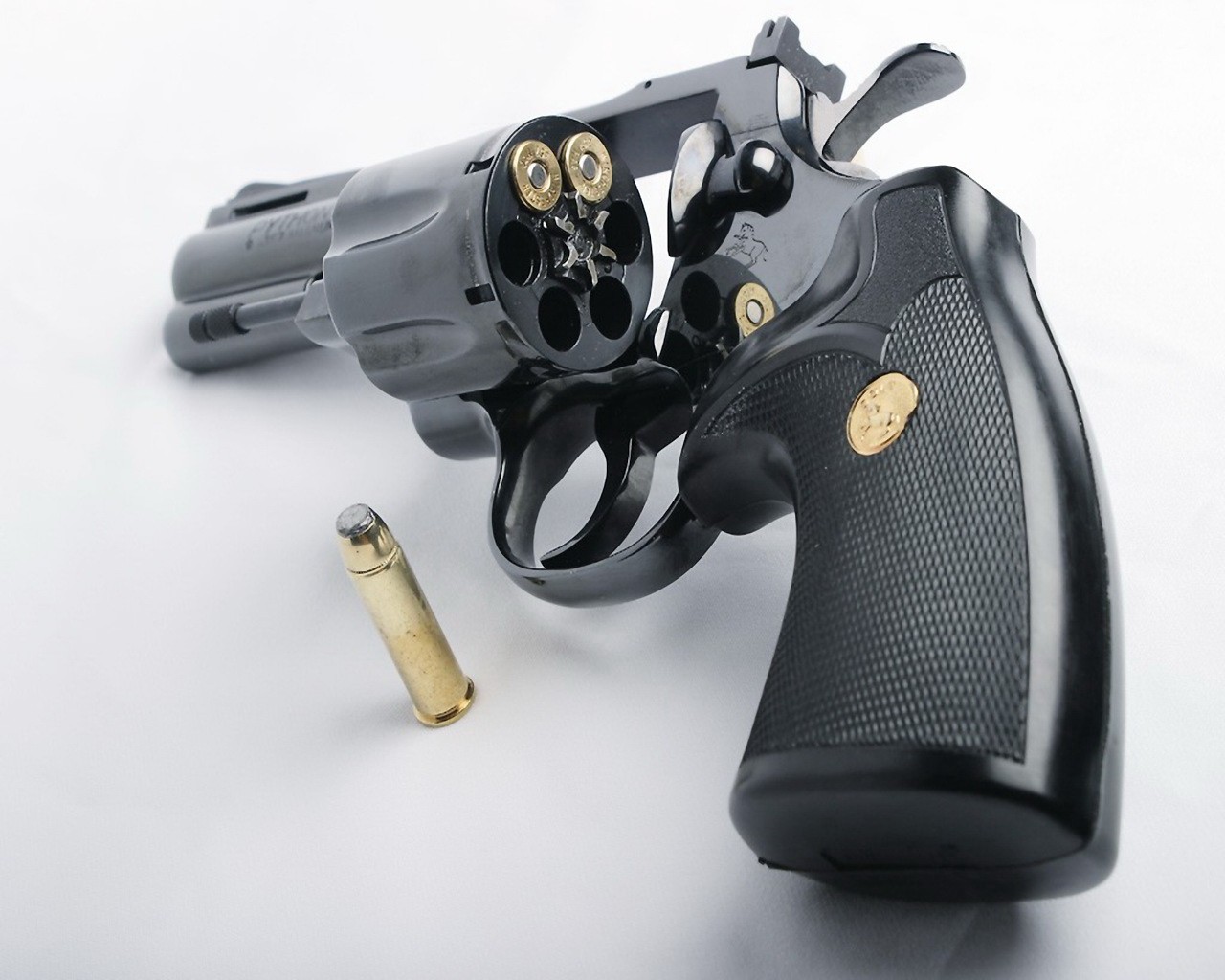 pistolet revolver arme