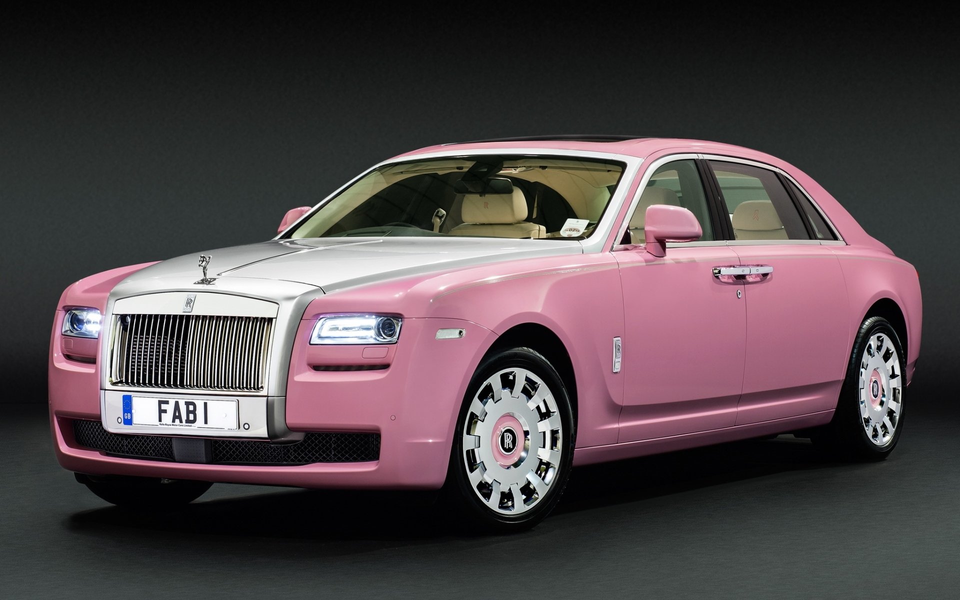 rolls-royce ghost extended radstand fab1 rolls-royce gost pink front