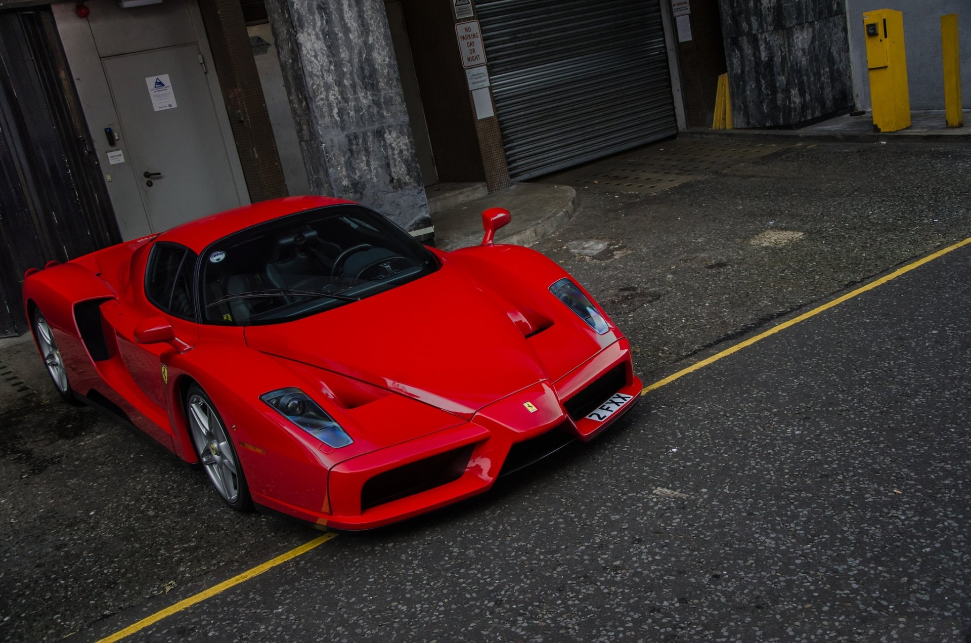 ferrari enzo rosso ferrari rosso parete porta tapparelle