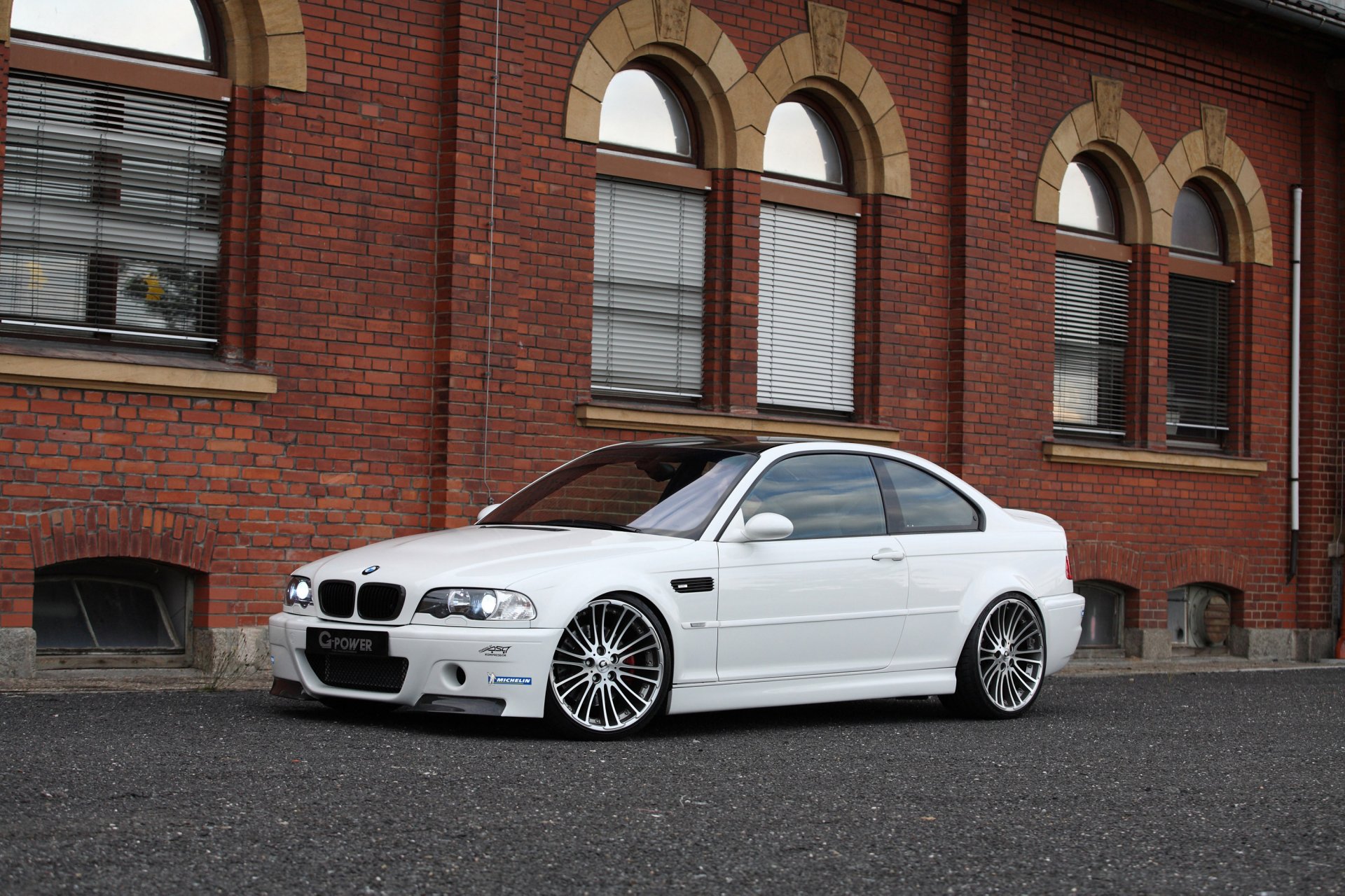 bmw m3 e46 bianco g-power bmw vista frontale luce del faro costruzione finestra feritoia