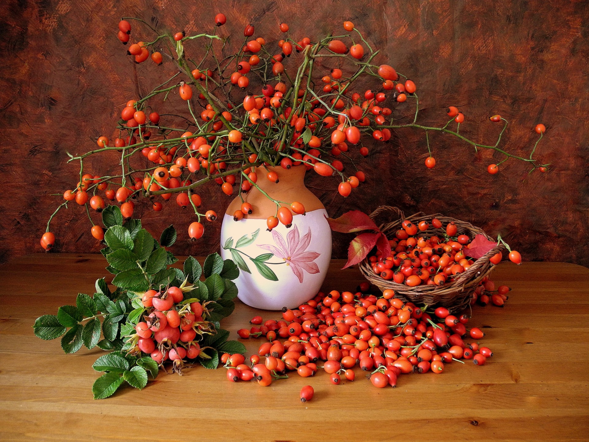 dog rose bed vase