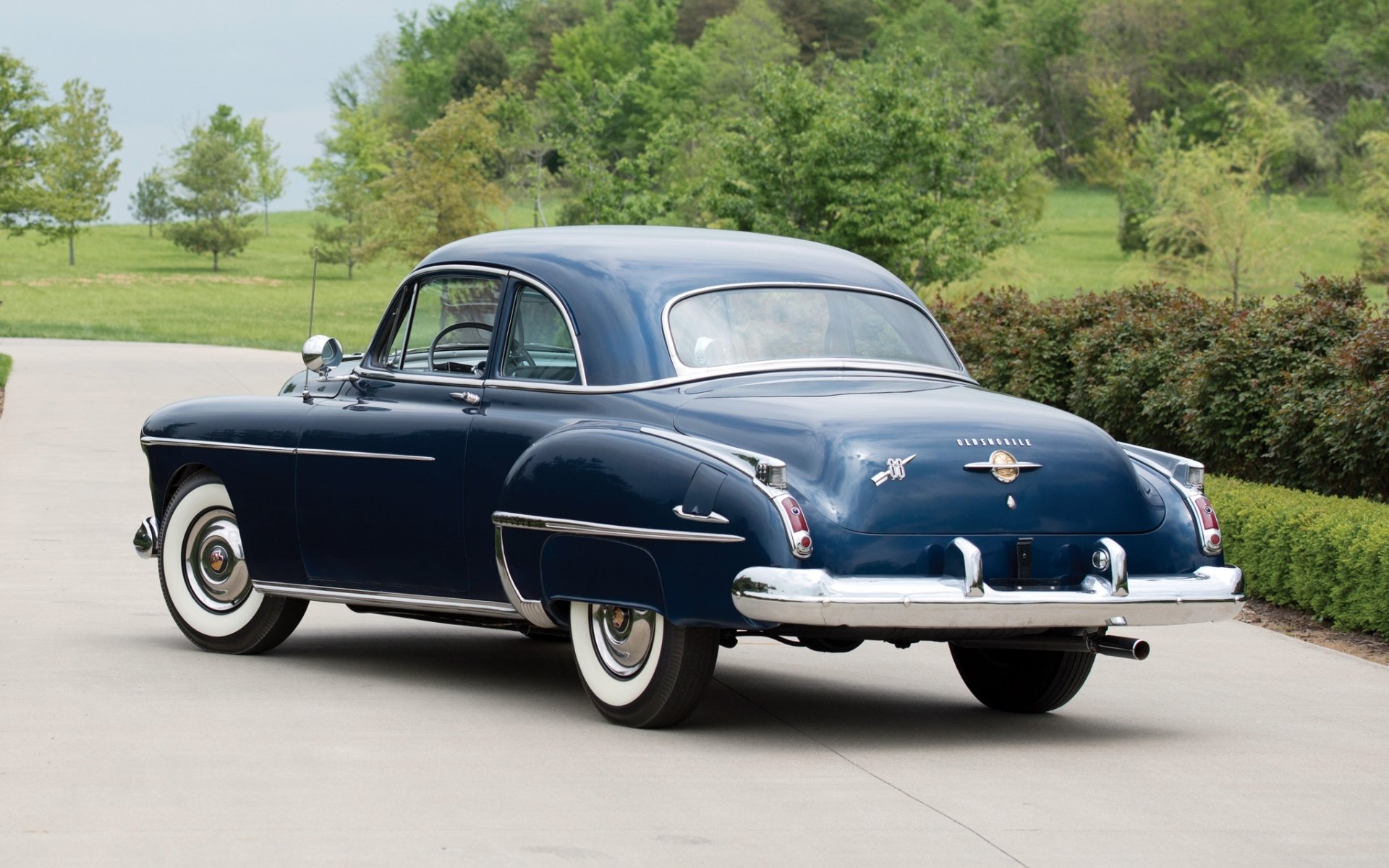 oldsmobile futuramic 88 club coupe 1950 oldsmobile rear view