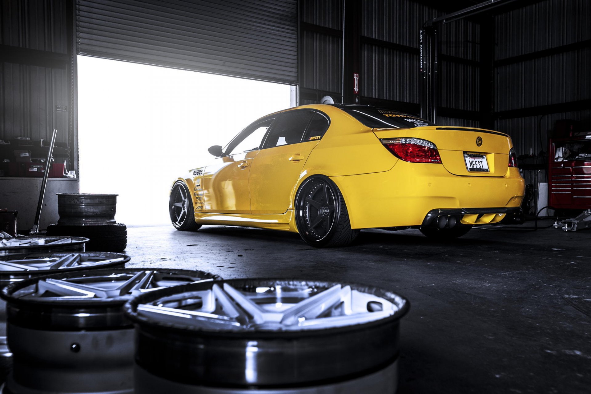 bmw m5 e60 amarillo bmw trasero llantas