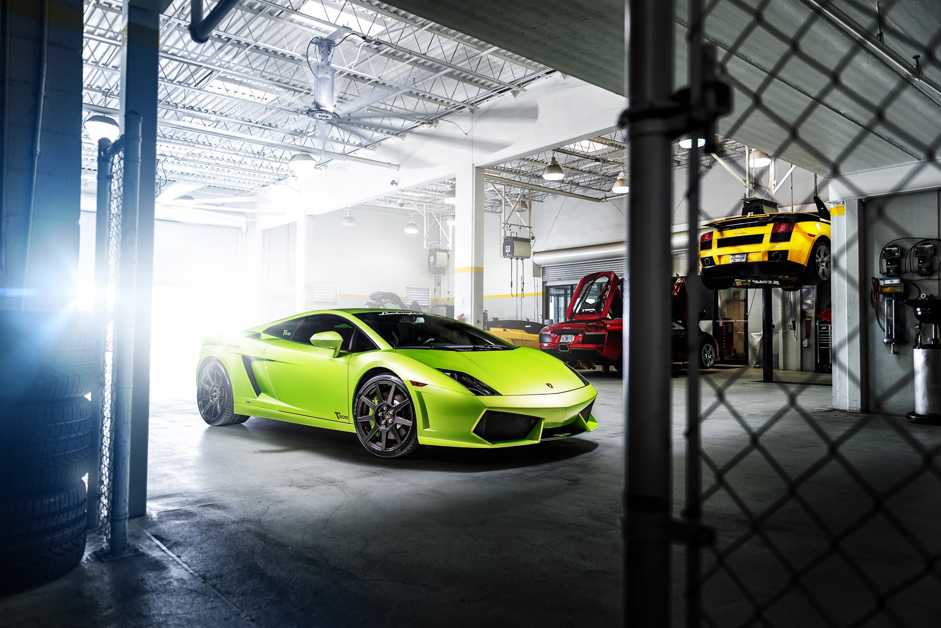 lamborghini gallardo zielony garaż