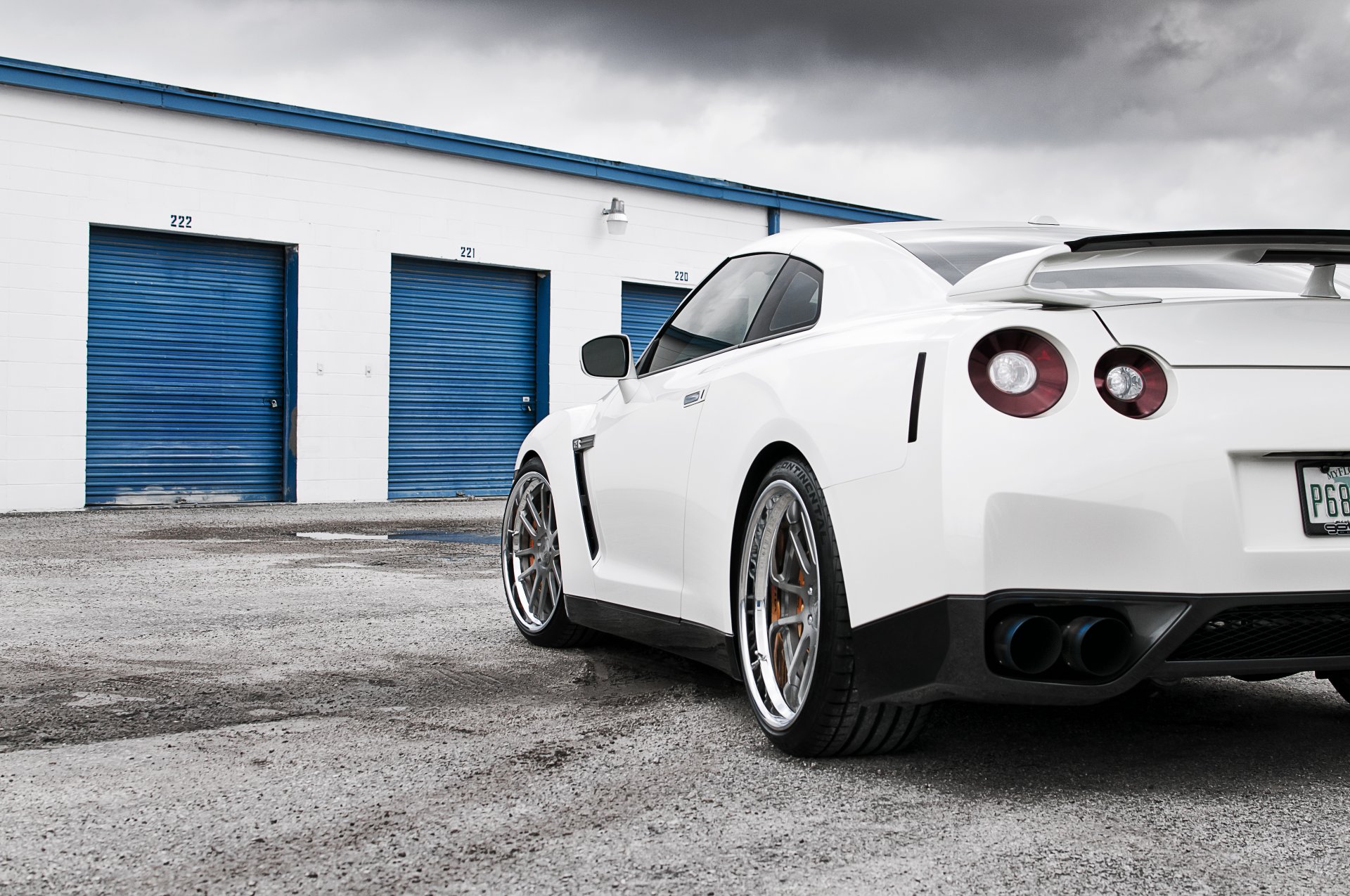 nissan gt-r white nissan warehouse sky rear