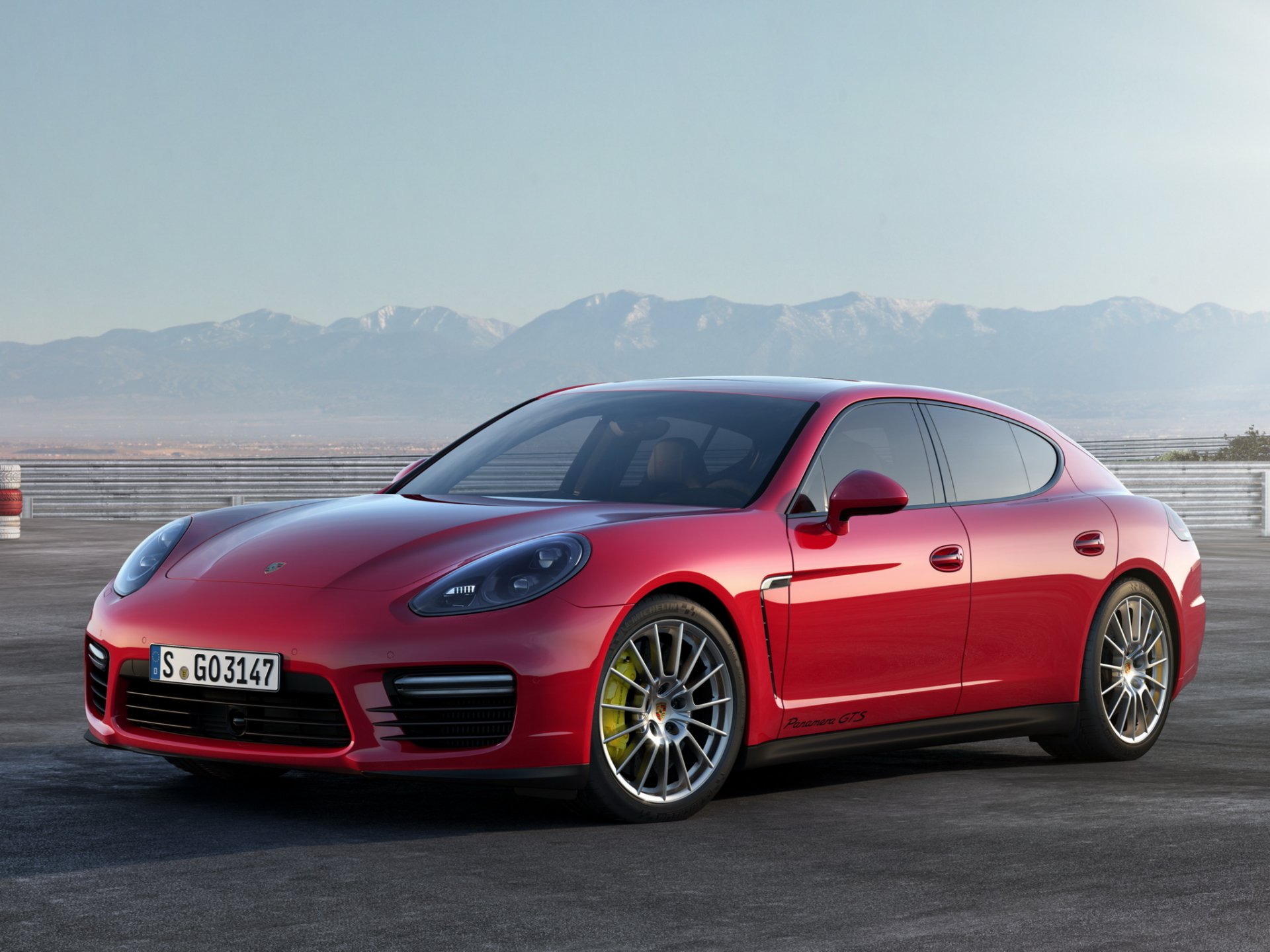 porsche panamera gts красный порше спорткар