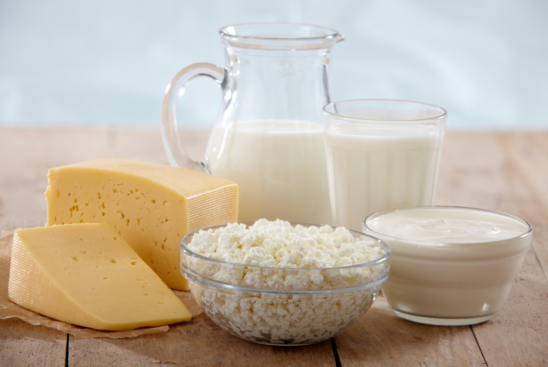 käse saure sahne milch tassen krug glas