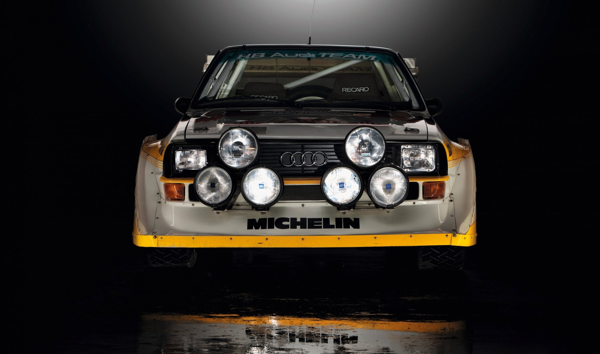 audi sport quattro rally machine front light reflection