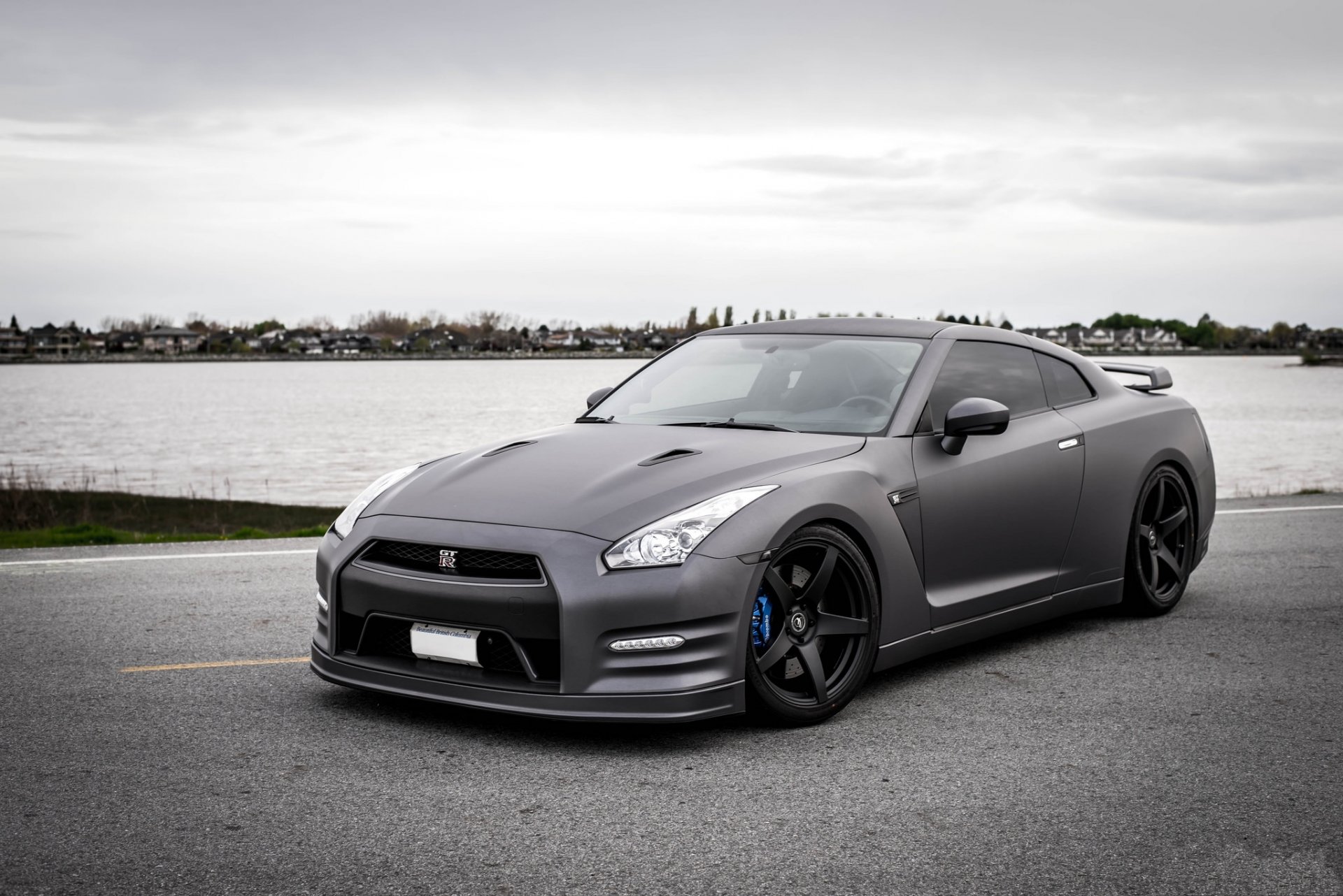 nissan gt-r r35 матовый черный ниссан гт-р чёрный матовый дорога река