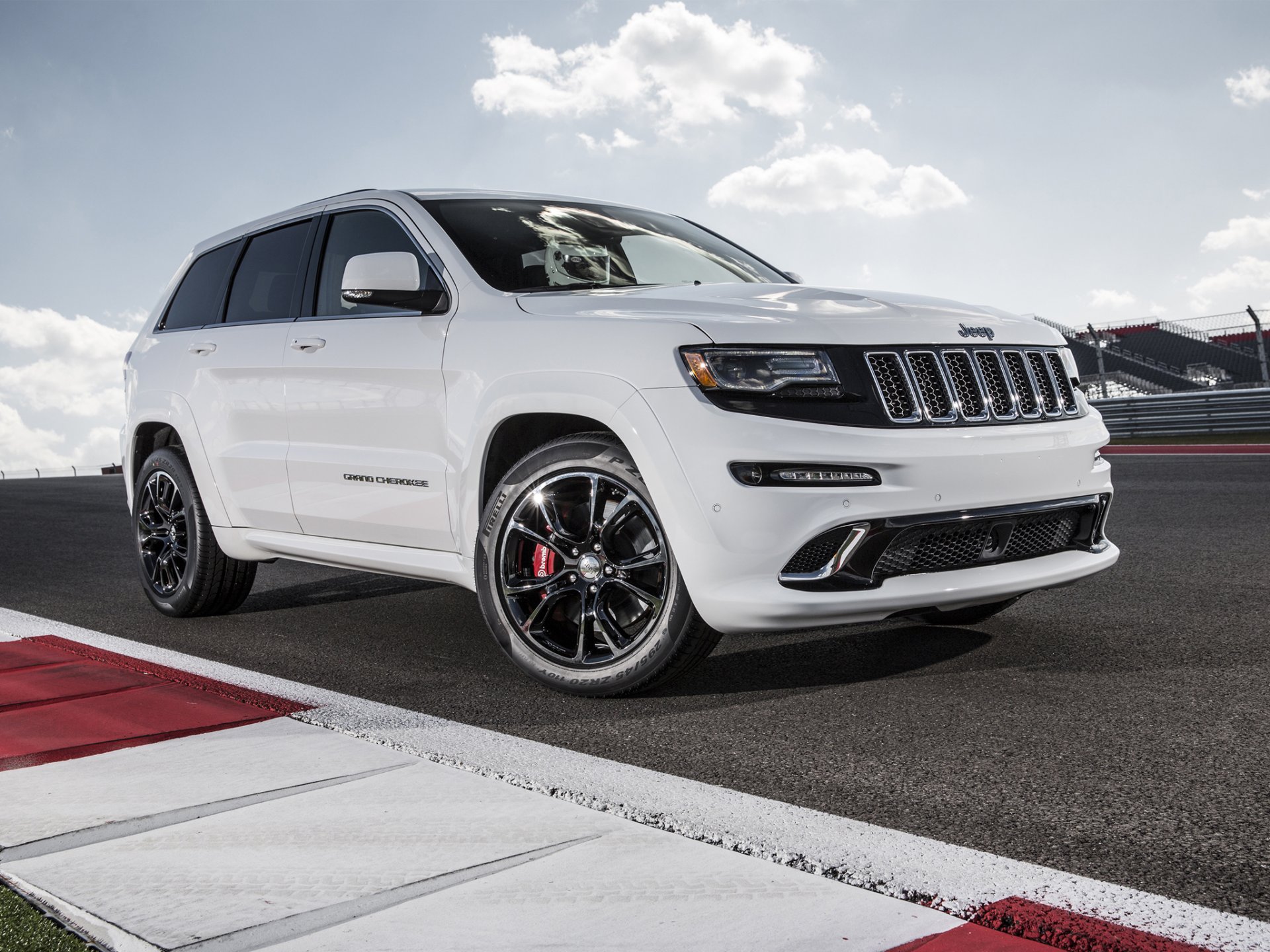 jeep grand cherokee cien pista coche blanco