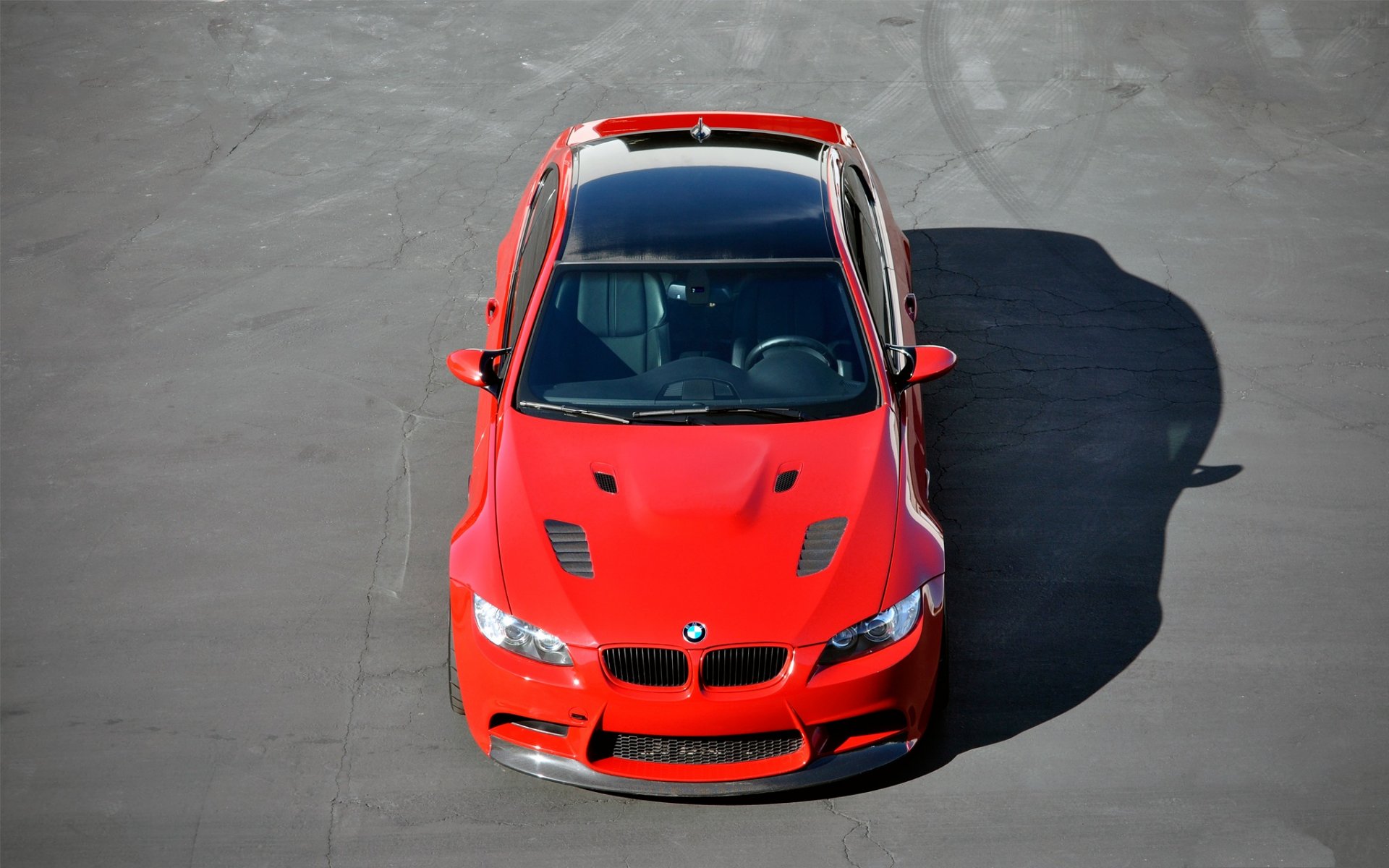 bmw m3 e92 red tuning vorsteiner wolf bmw red top view hood shadow asphalt crack