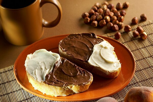 Sándwiches de crema y chocolate