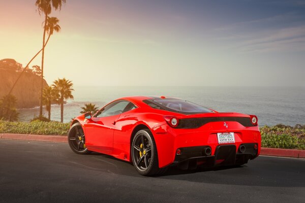 Ferrari 458 speciale rossa sull oceano