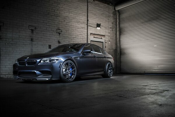 Bmw-Autotuning in der Garage