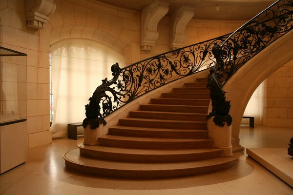 Handrails with patterns on a circular staircase