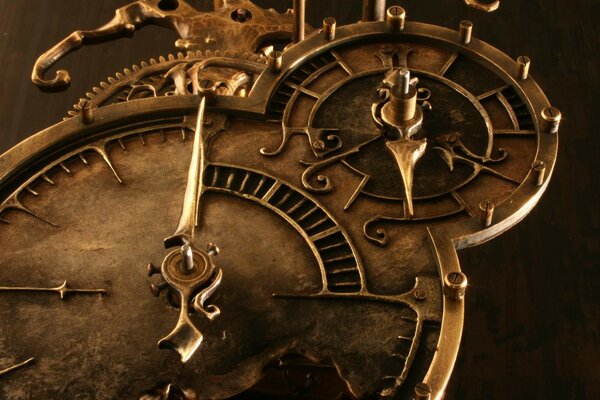 Il tempo è transitorio. Su tutti gli orologi mostra lo stesso tempo