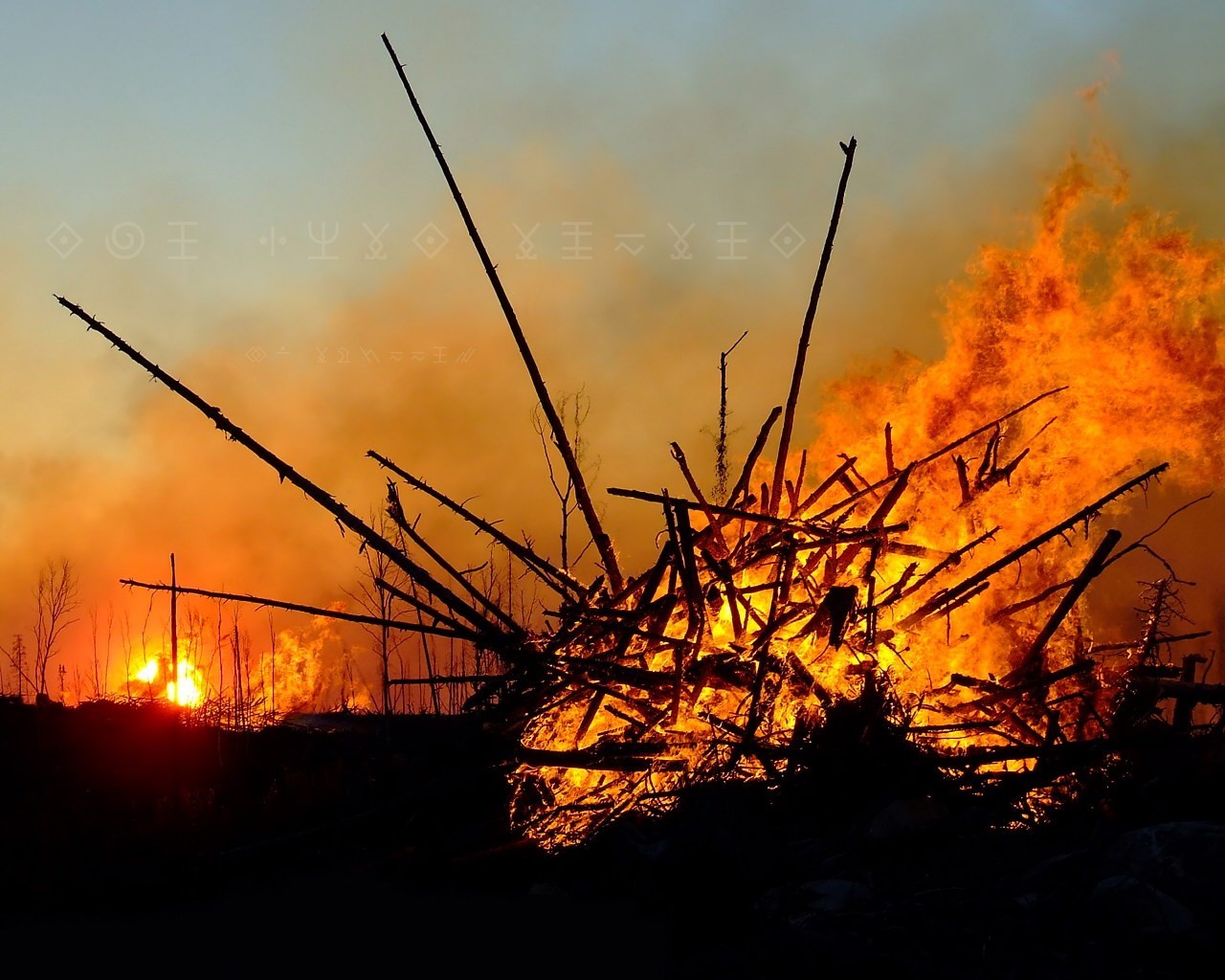 fuoco bastoni falò fuoco