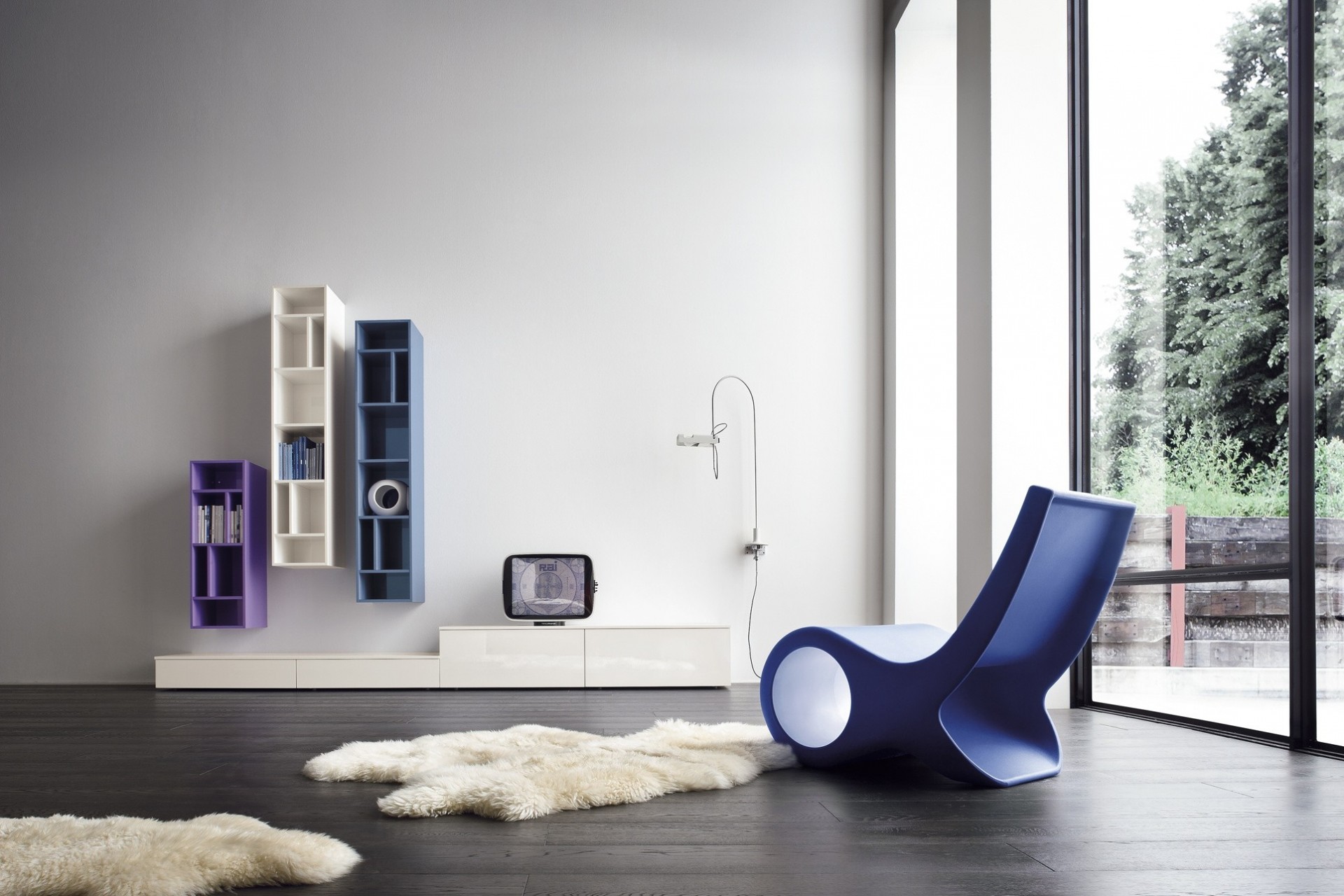 salone moderno design bianco blu