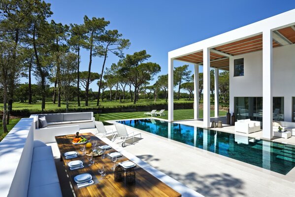 The exterior house and the pool fit together